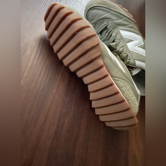 New Balance Men’s RC30 'OLIVE' gently used - Picture 5 of 7